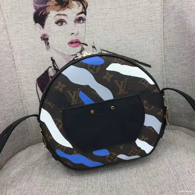 Fashionrepsfam ru 206B570109 Bags LV 0704